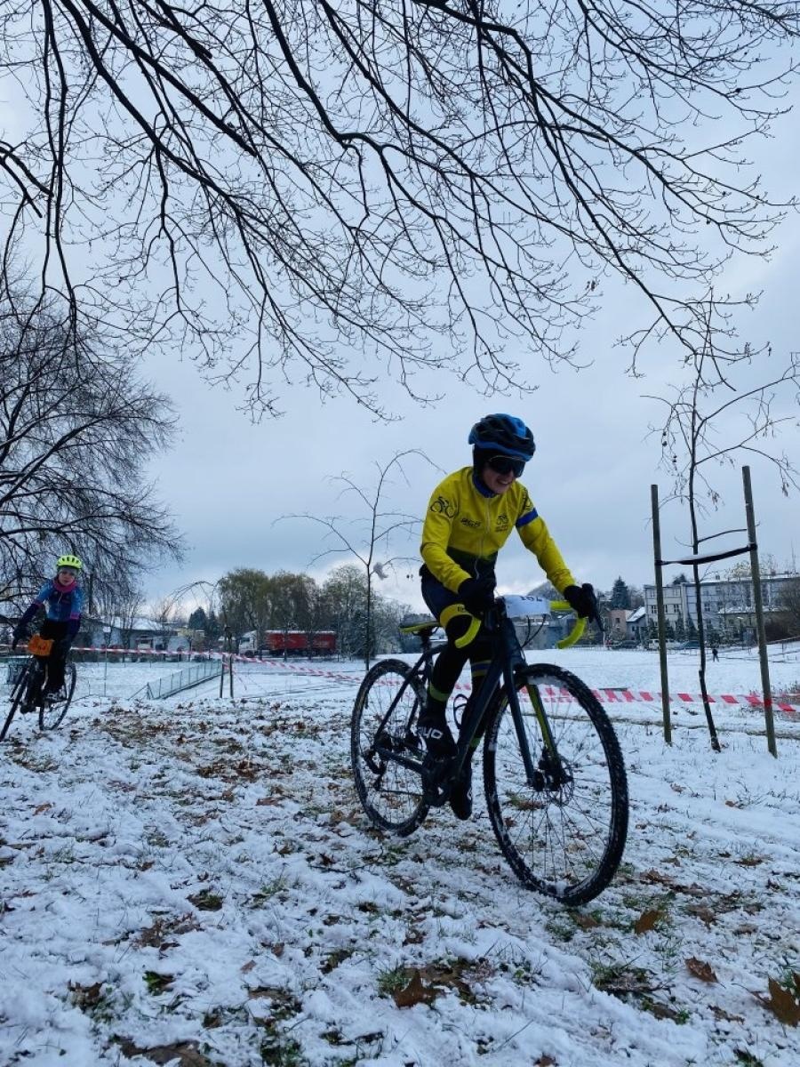Zdjęcie w galerii na portalu naszwodzislaw.com: W mrozie i błocie. Rowerowe zmagania podczas CYCLOCROSS 2023 [FOTO] wiadomości z regionu