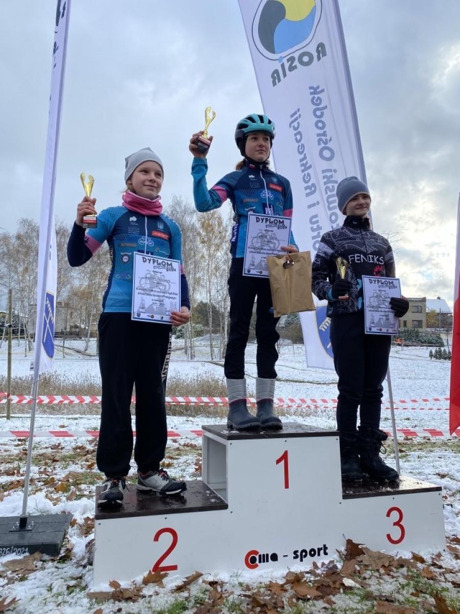 Zdjęcie w galerii na portalu naszwodzislaw.com: W mrozie i błocie. Rowerowe zmagania podczas CYCLOCROSS 2023 [FOTO] wiadomości z regionu
