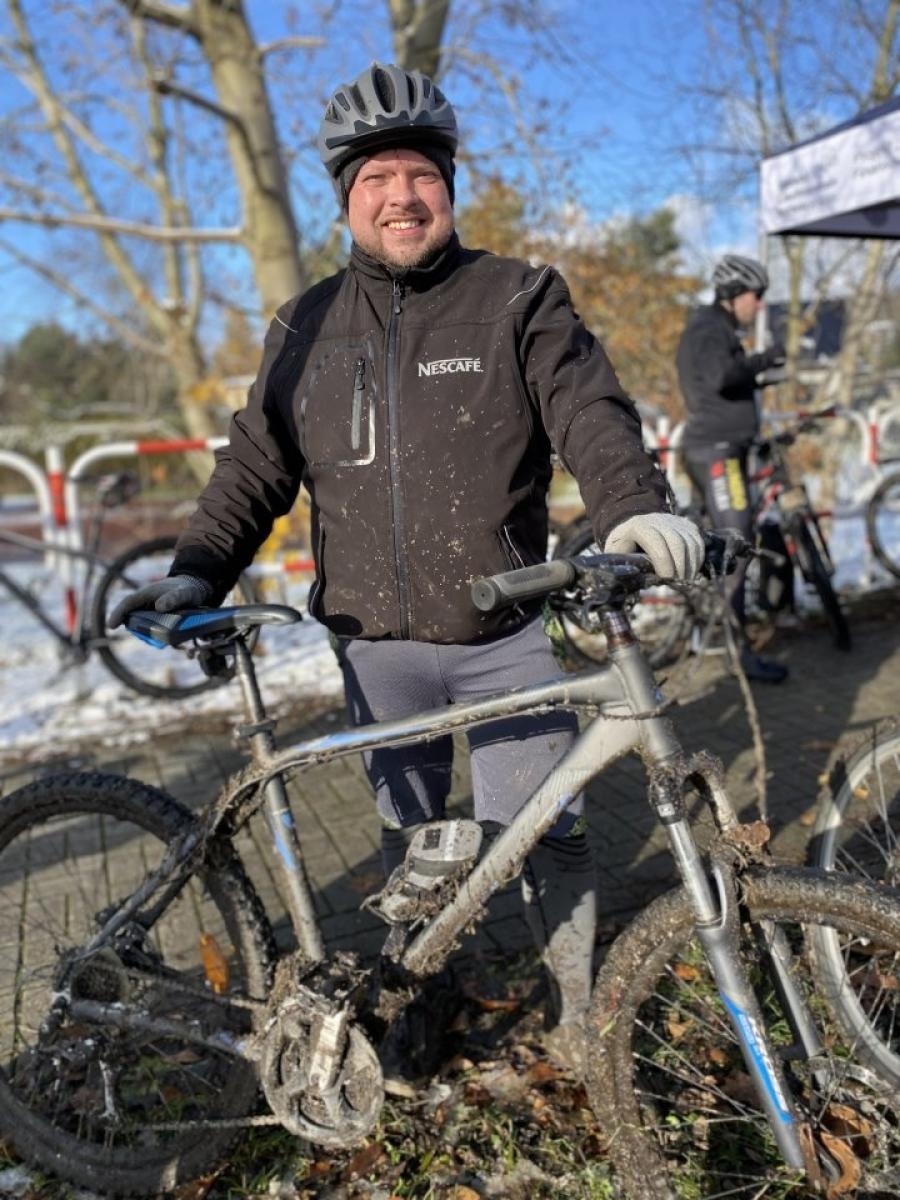 Zdjęcie w galerii na portalu naszwodzislaw.com: W mrozie i błocie. Rowerowe zmagania podczas CYCLOCROSS 2023 [FOTO] wiadomości z regionu