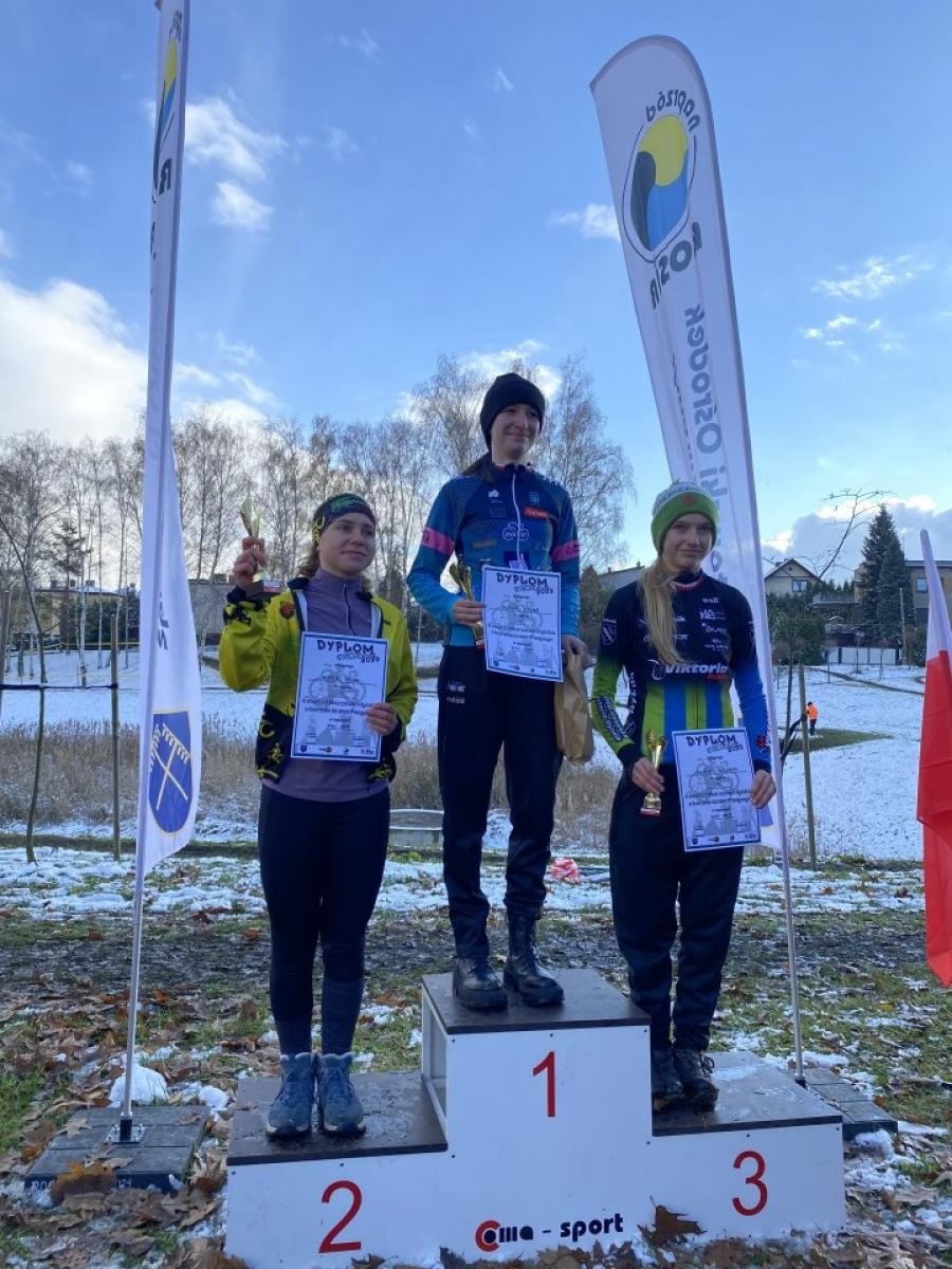 Zdjęcie w galerii na portalu naszwodzislaw.com: W mrozie i błocie. Rowerowe zmagania podczas CYCLOCROSS 2023 [FOTO] wiadomości z regionu