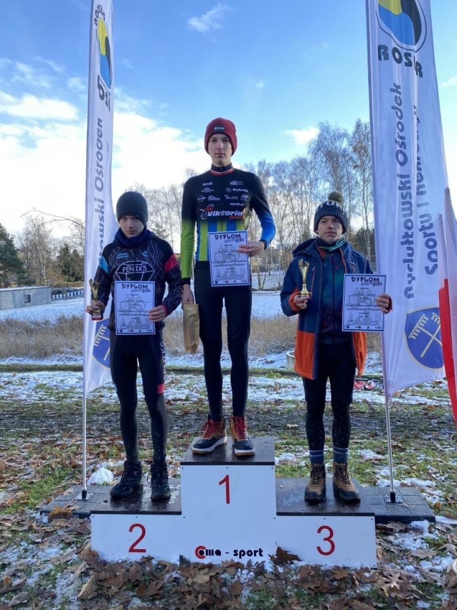Zdjęcie w galerii na portalu naszwodzislaw.com: W mrozie i błocie. Rowerowe zmagania podczas CYCLOCROSS 2023 [FOTO] wiadomości z regionu