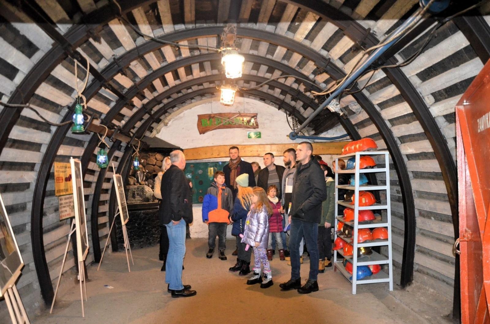 Zdjęcie w galerii na portalu naszwodzislaw.com: Za nami barbórkowe zwiedzanie sztolni [FOTO] wiadomości z regionu