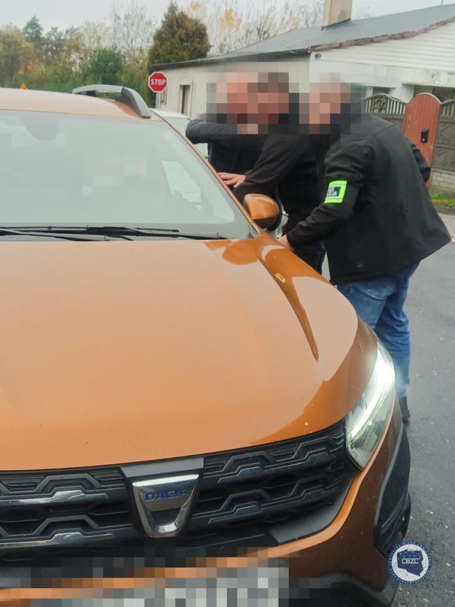 Zdjęcie w galerii na portalu naszwodzislaw.com: Śląska policja rozbiła gang oszustów. Pobierali zaliczki i słuch po nich ginął wiadomości z regionu