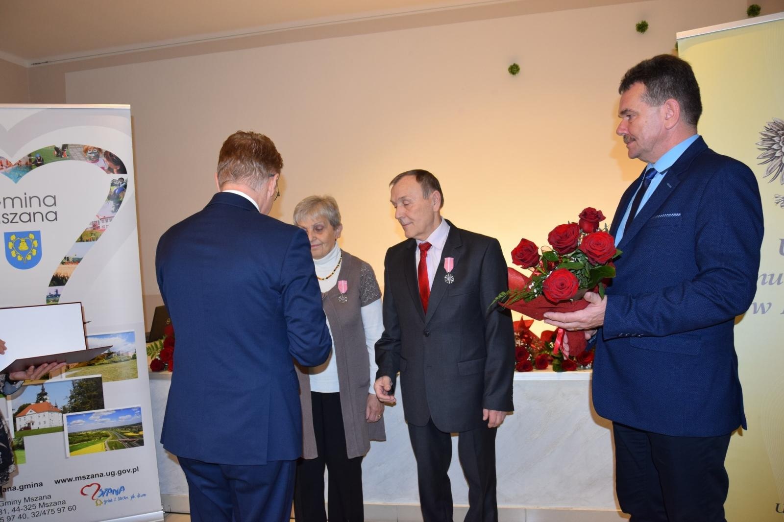 Zdjęcie w galerii na portalu naszwodzislaw.com: Małżeńskie jubileusze w Gminie Mszana [FOTO] wiadomości z regionu