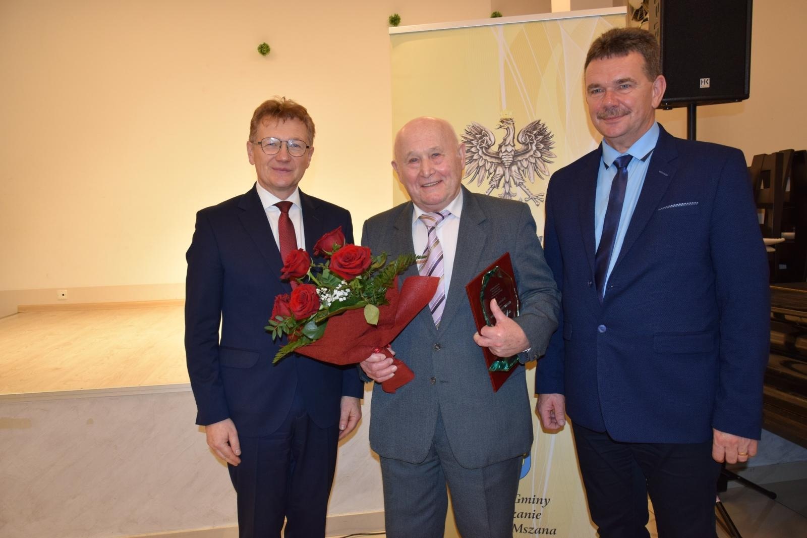 Zdjęcie w galerii na portalu naszwodzislaw.com: Małżeńskie jubileusze w Gminie Mszana [FOTO] wiadomości z regionu