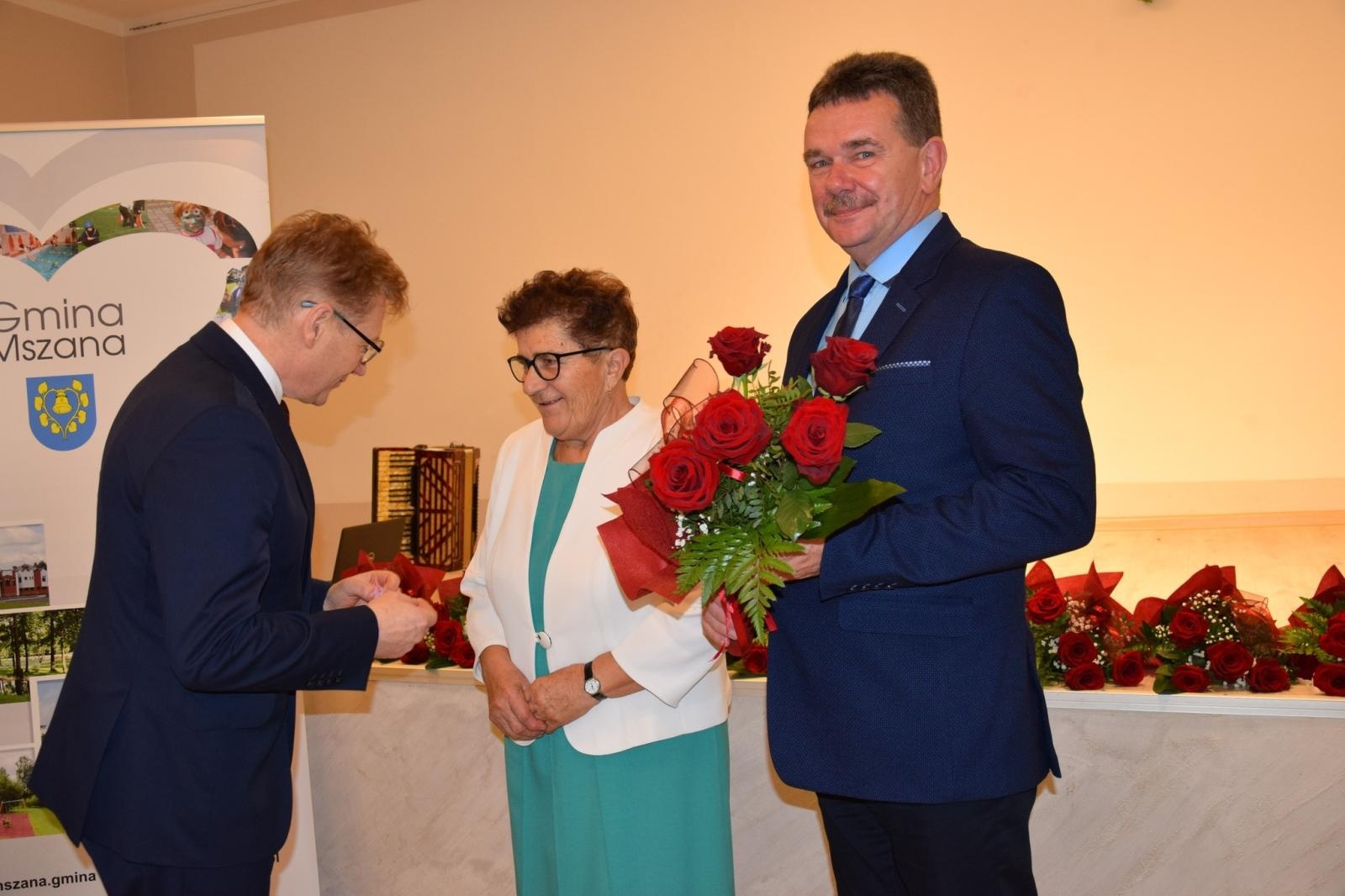 Zdjęcie w galerii na portalu naszwodzislaw.com: Małżeńskie jubileusze w Gminie Mszana [FOTO] wiadomości z regionu