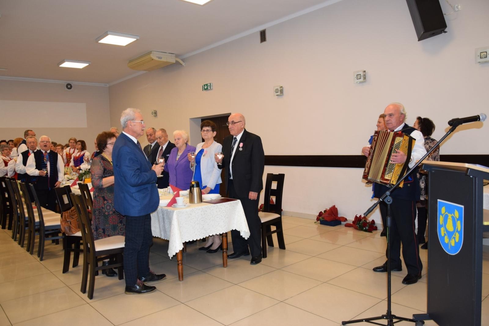 Zdjęcie w galerii na portalu naszwodzislaw.com: Małżeńskie jubileusze w Gminie Mszana [FOTO] wiadomości z regionu
