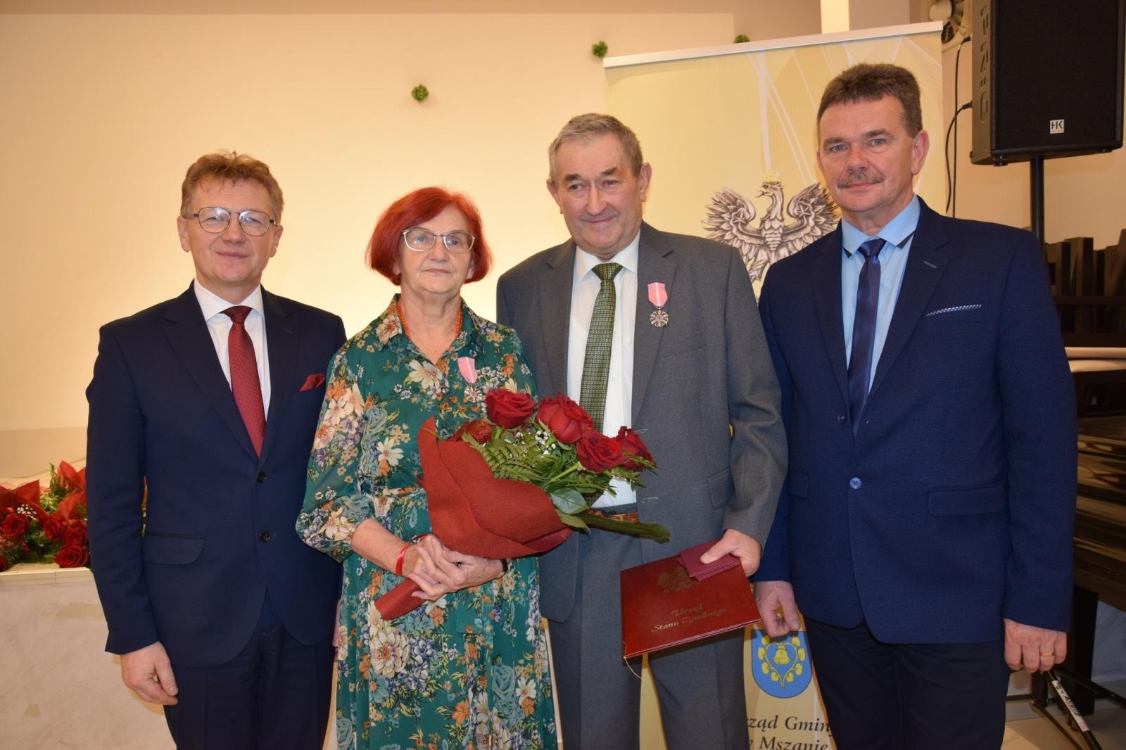 Zdjęcie w galerii na portalu naszwodzislaw.com: Małżeńskie jubileusze w Gminie Mszana [FOTO] wiadomości z regionu