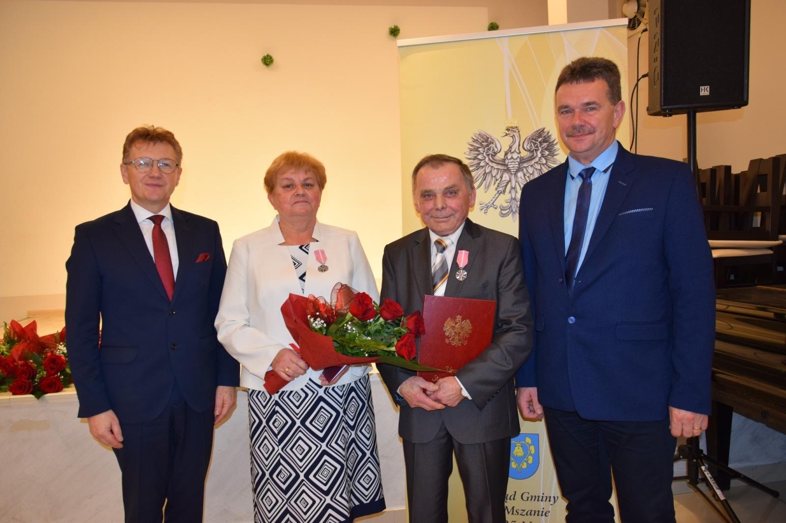 Zdjęcie w galerii na portalu naszwodzislaw.com: Małżeńskie jubileusze w Gminie Mszana [FOTO] wiadomości z regionu