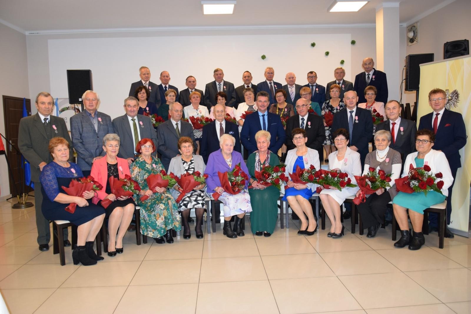 Zdjęcie w galerii na portalu naszwodzislaw.com: Małżeńskie jubileusze w Gminie Mszana [FOTO] wiadomości z regionu