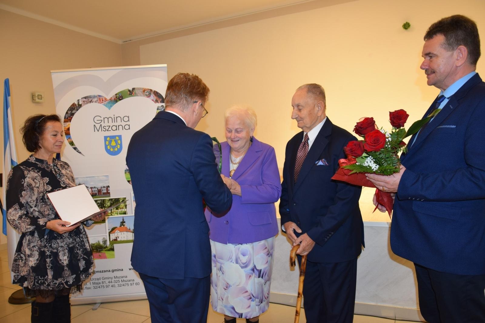 Zdjęcie w galerii na portalu naszwodzislaw.com: Małżeńskie jubileusze w Gminie Mszana [FOTO] wiadomości z regionu