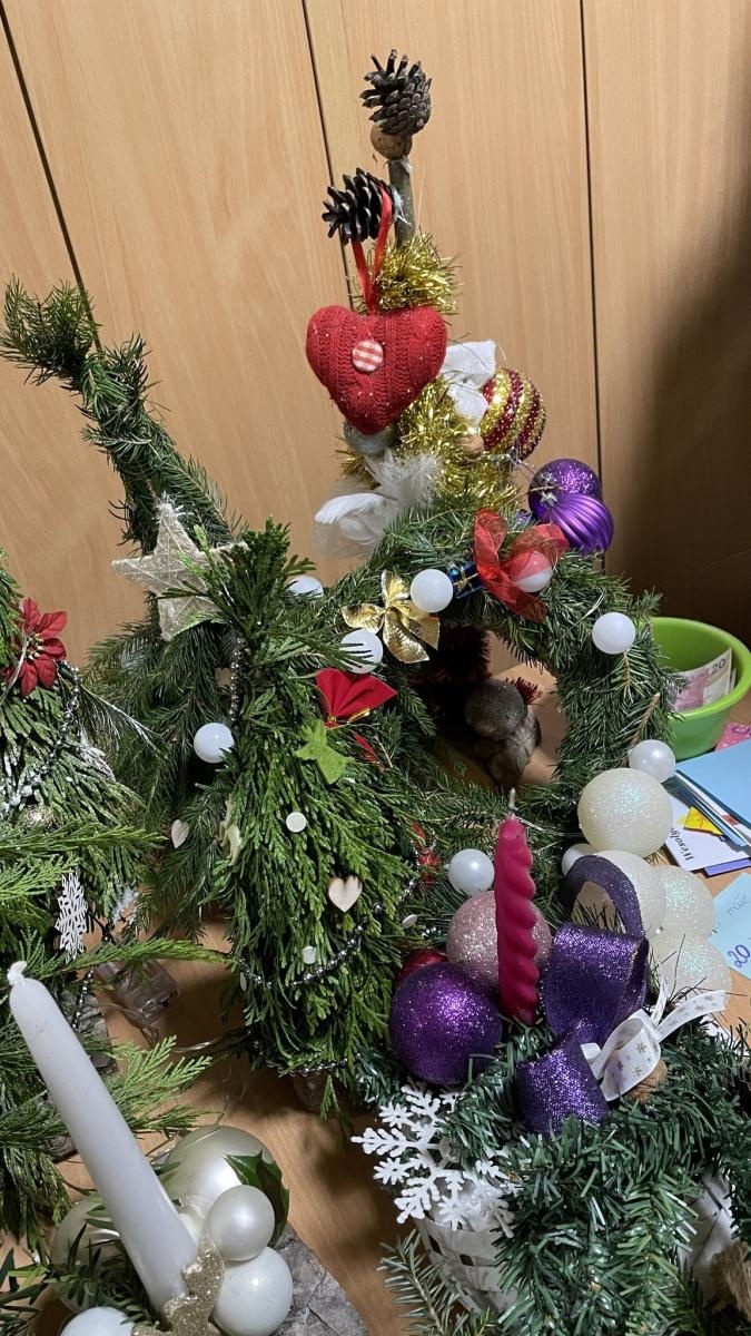 Zdjęcie w galerii na portalu naszwodzislaw.com: Zawadzka choinka już świeci wiadomości z regionu