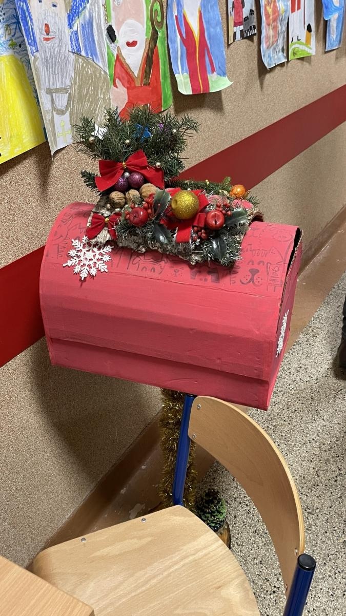 Zdjęcie w galerii na portalu naszwodzislaw.com: Zawadzka choinka już świeci wiadomości z regionu