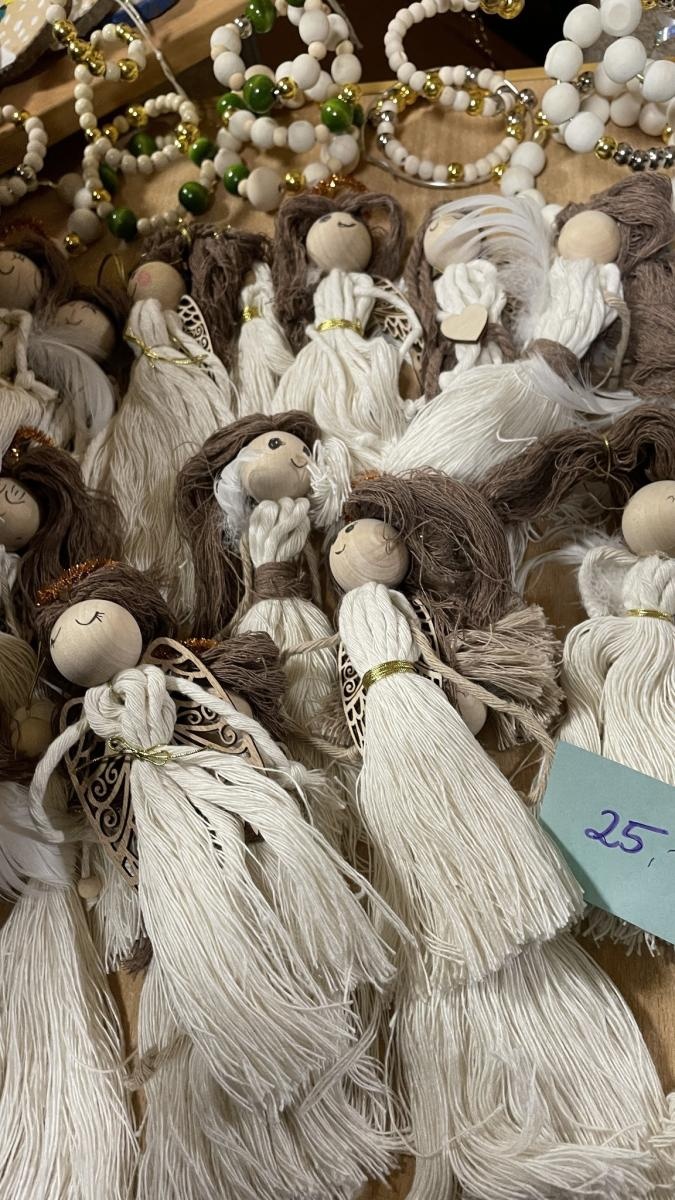 Zdjęcie w galerii na portalu naszwodzislaw.com: Zawadzka choinka już świeci wiadomości z regionu