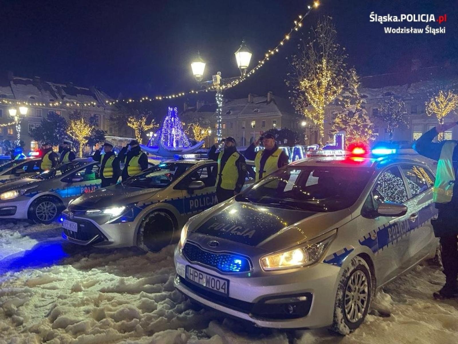Zdjęcie w galerii na portalu naszwodzislaw.com: Policjanci w Wodzisławiu Śląskim oddali hołd tragicznie zmarłym kolegom wiadomości z regionu