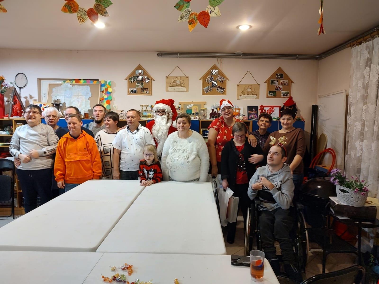 Zdjęcie w galerii na portalu naszwodzislaw.com: Mikołaj pamięta o wszystkich wiadomości z regionu