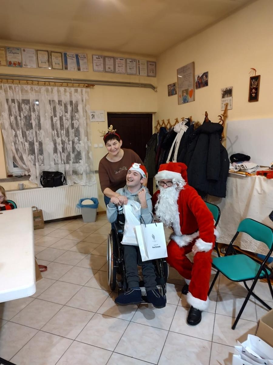 Zdjęcie w galerii na portalu naszwodzislaw.com: Mikołaj pamięta o wszystkich wiadomości z regionu