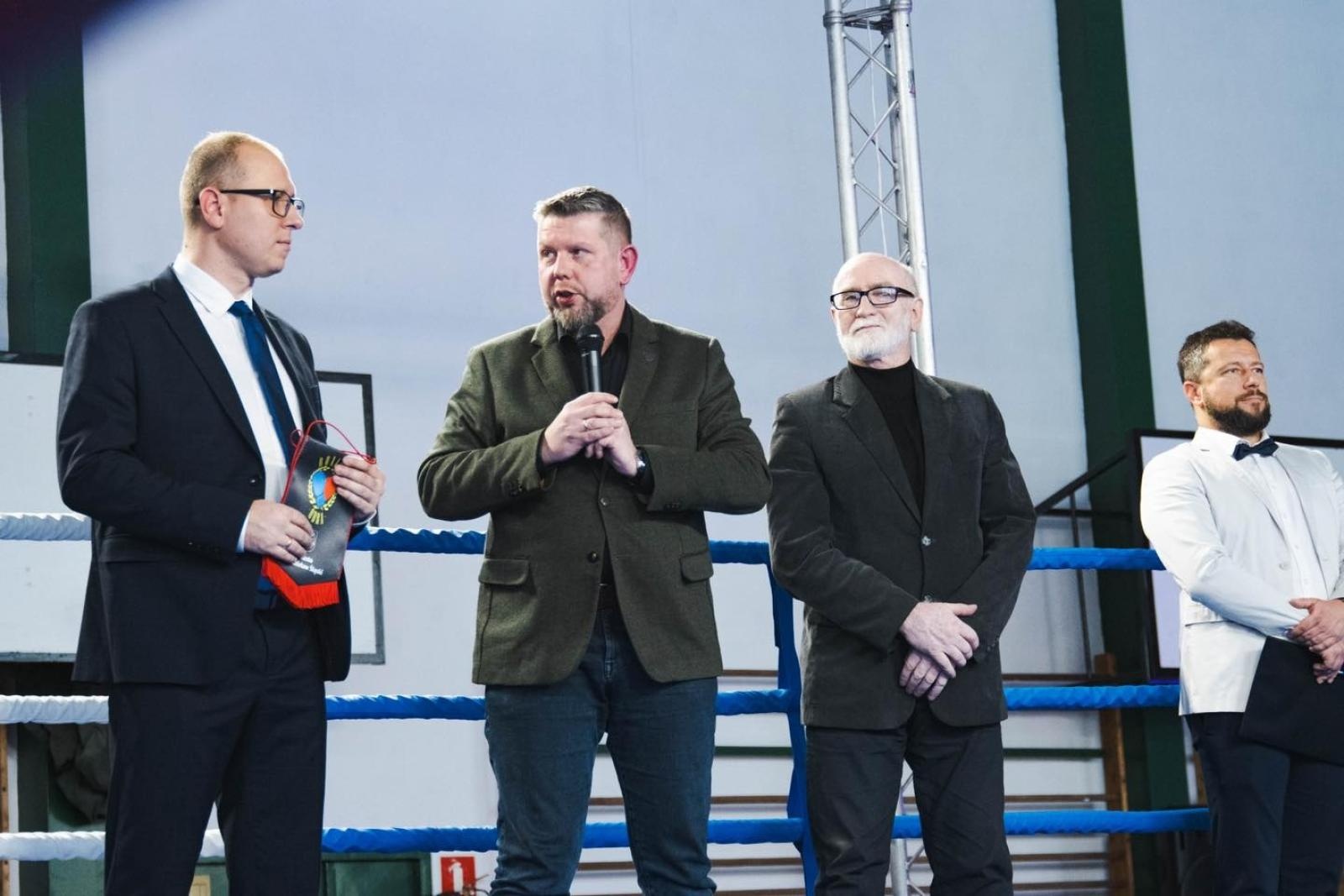 Zdjęcie w galerii na portalu naszwodzislaw.com: Zacięte walki podczas Boxing Day [FOTO] wiadomości z regionu