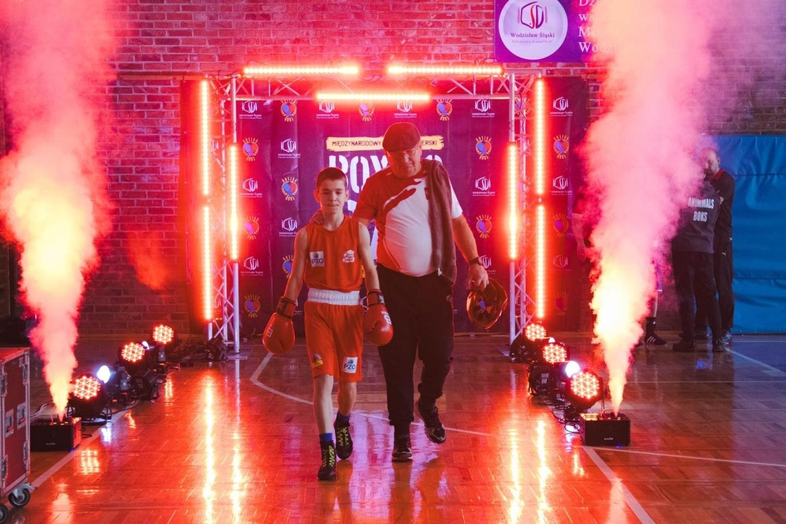 Zdjęcie w galerii na portalu naszwodzislaw.com: Zacięte walki podczas Boxing Day [FOTO] wiadomości z regionu