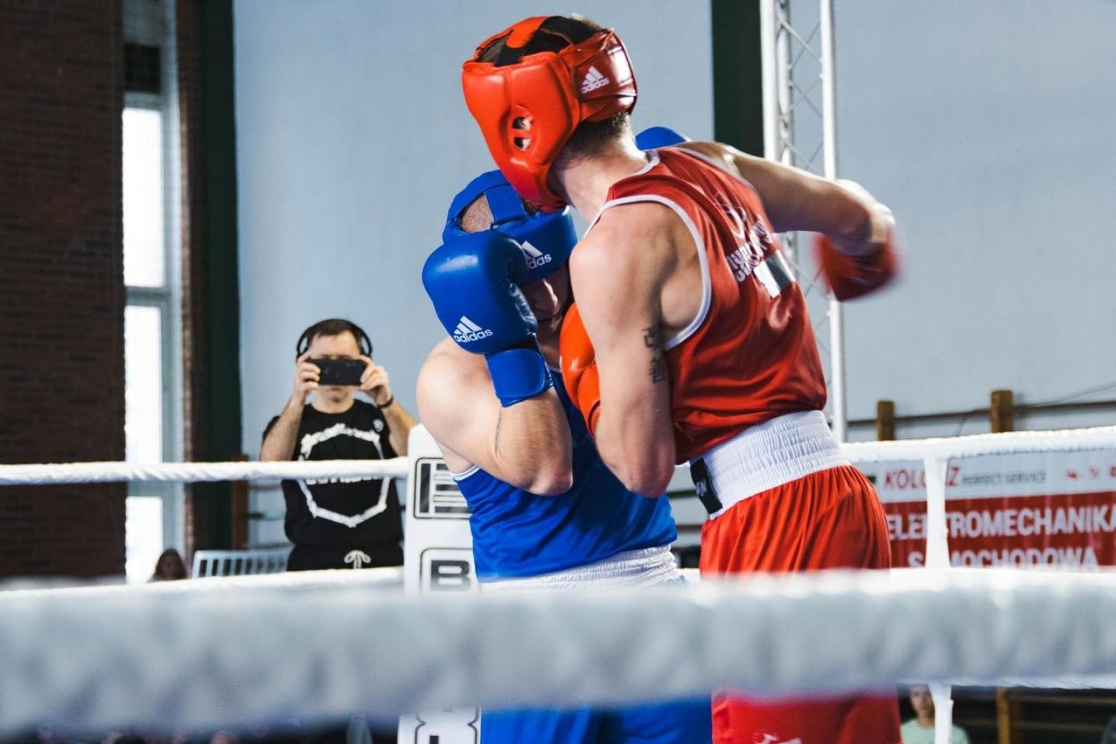 Zdjęcie w galerii na portalu naszwodzislaw.com: Zacięte walki podczas Boxing Day [FOTO] wiadomości z regionu