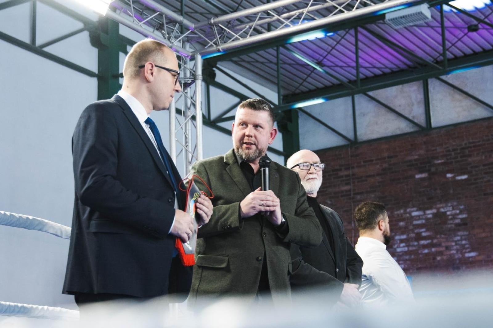 Zdjęcie w galerii na portalu naszwodzislaw.com: Zacięte walki podczas Boxing Day [FOTO] wiadomości z regionu