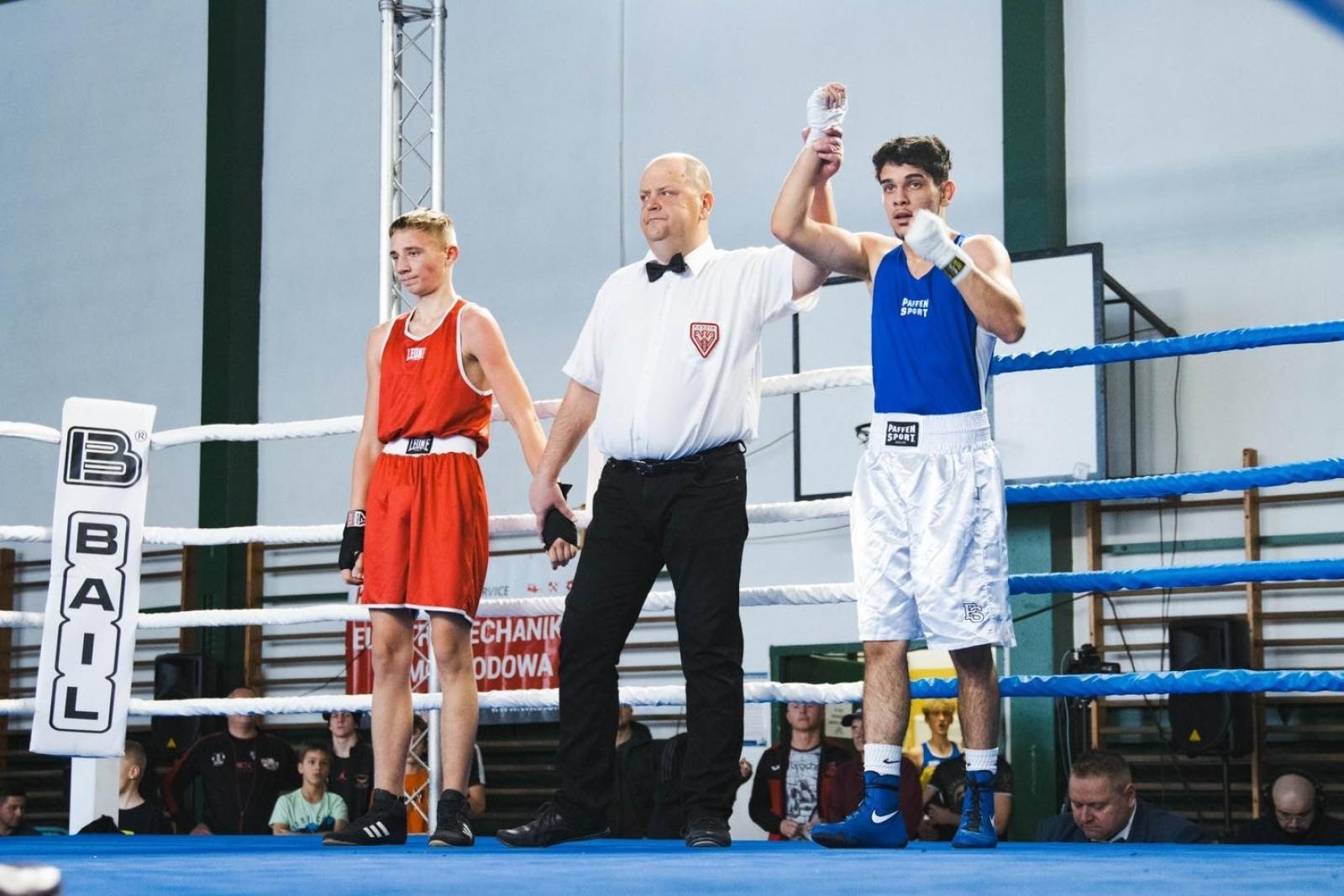 Zdjęcie w galerii na portalu naszwodzislaw.com: Zacięte walki podczas Boxing Day [FOTO] wiadomości z regionu