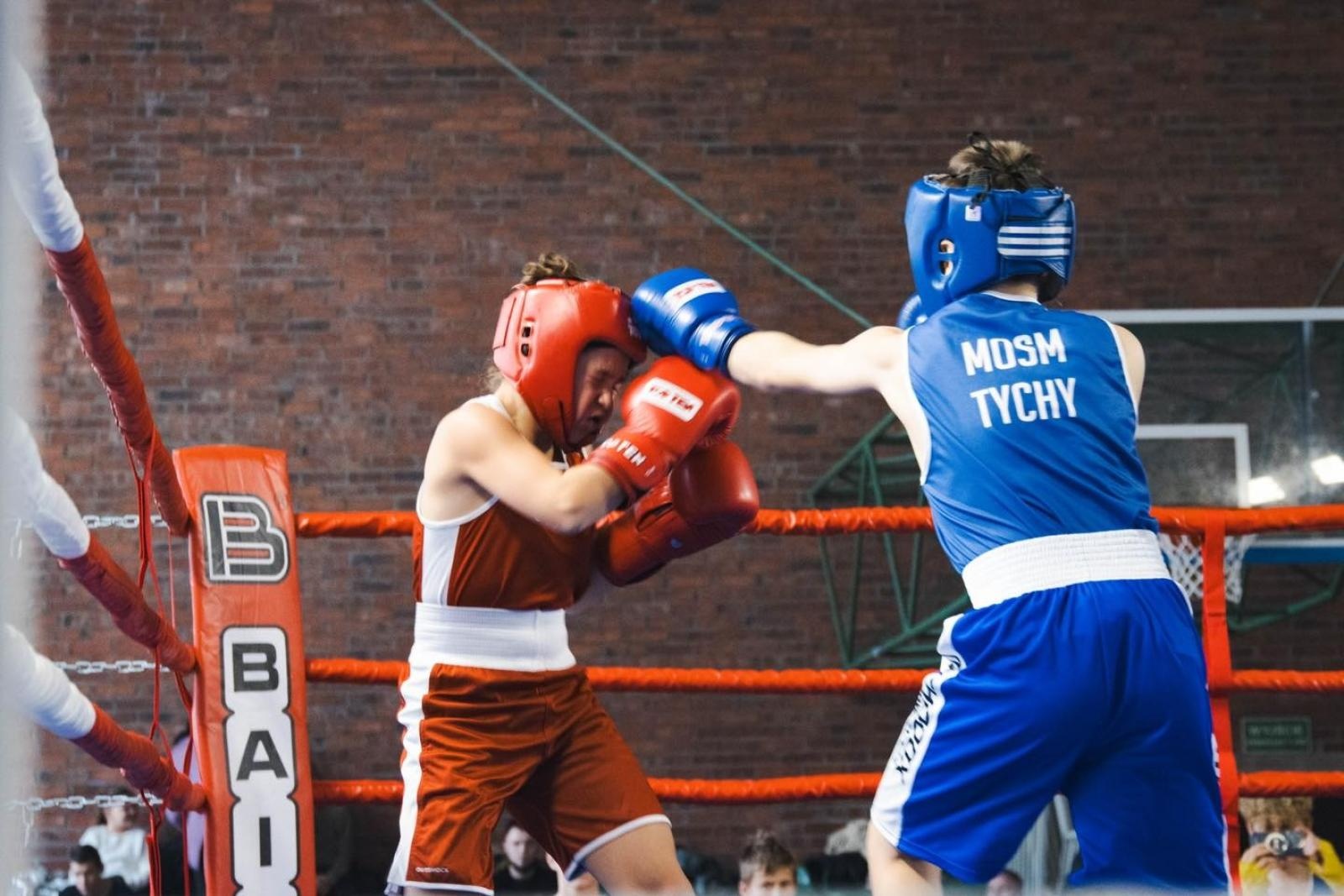 Zdjęcie w galerii na portalu naszwodzislaw.com: Zacięte walki podczas Boxing Day [FOTO] wiadomości z regionu