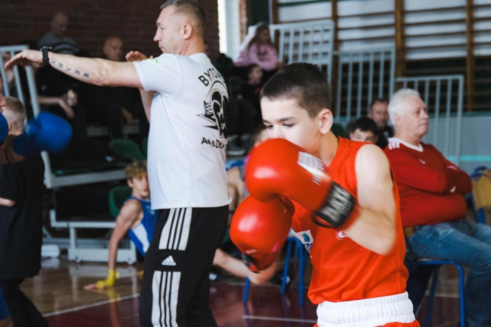 Zdjęcie w galerii na portalu naszwodzislaw.com: Zacięte walki podczas Boxing Day [FOTO] wiadomości z regionu