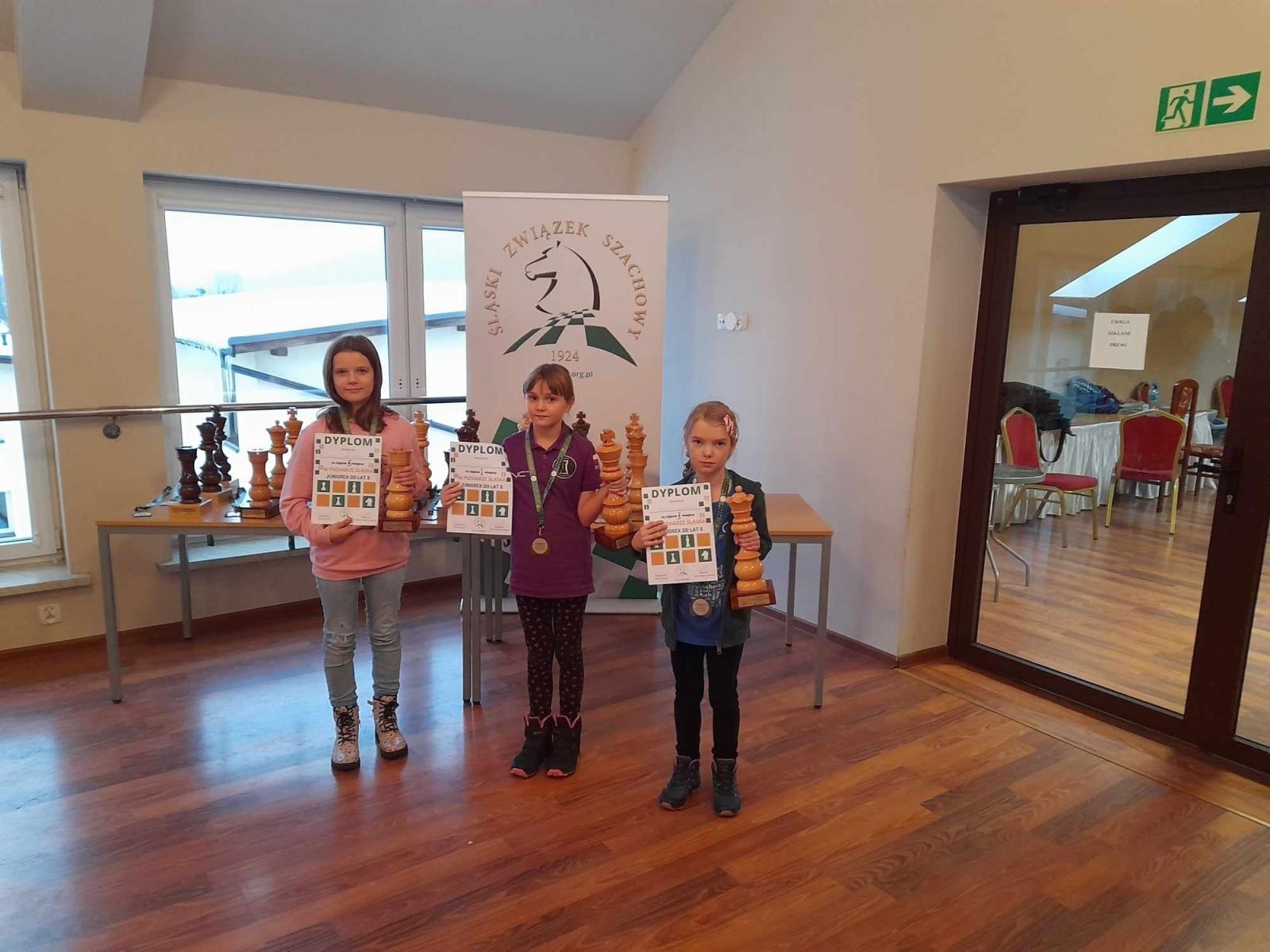 Zdjęcie w galerii na portalu naszwodzislaw.com: Udany weekend szachistów UKS Baszta wiadomości z regionu