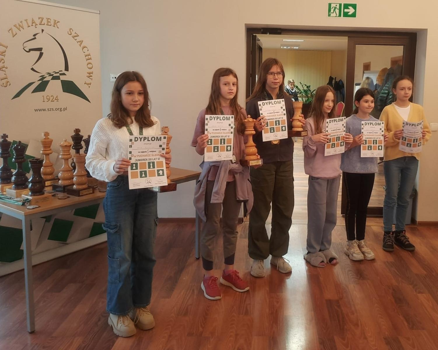 Zdjęcie w galerii na portalu naszwodzislaw.com: Udany weekend szachistów UKS Baszta wiadomości z regionu