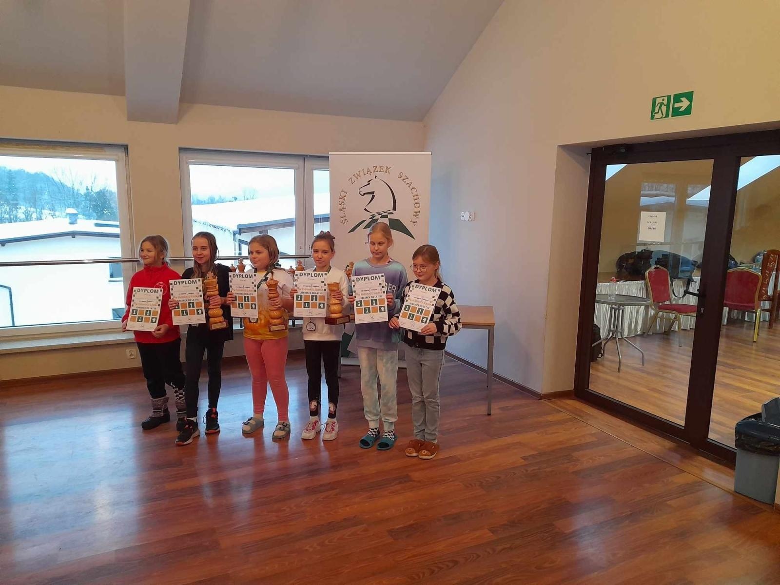 Zdjęcie w galerii na portalu naszwodzislaw.com: Udany weekend szachistów UKS Baszta wiadomości z regionu