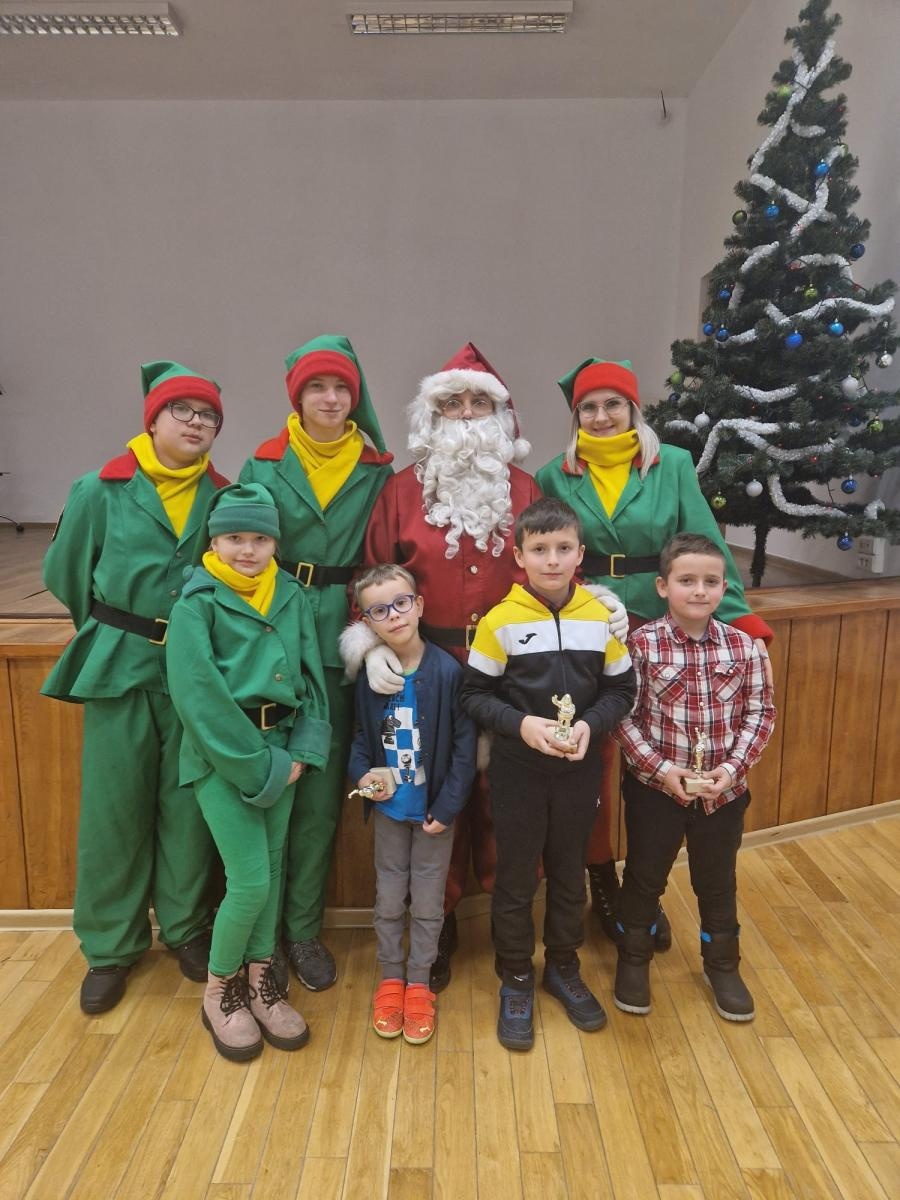 Zdjęcie w galerii na portalu naszwodzislaw.com: Udany weekend szachistów UKS Baszta wiadomości z regionu