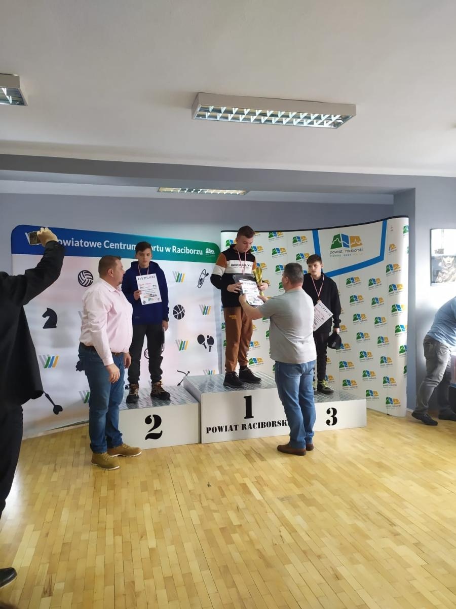 Zdjęcie w galerii na portalu naszwodzislaw.com: Udany weekend szachistów UKS Baszta wiadomości z regionu