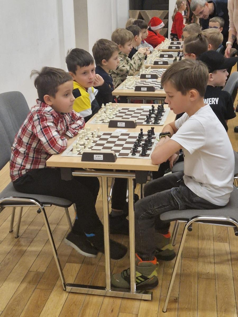 Zdjęcie w galerii na portalu naszwodzislaw.com: Udany weekend szachistów UKS Baszta wiadomości z regionu