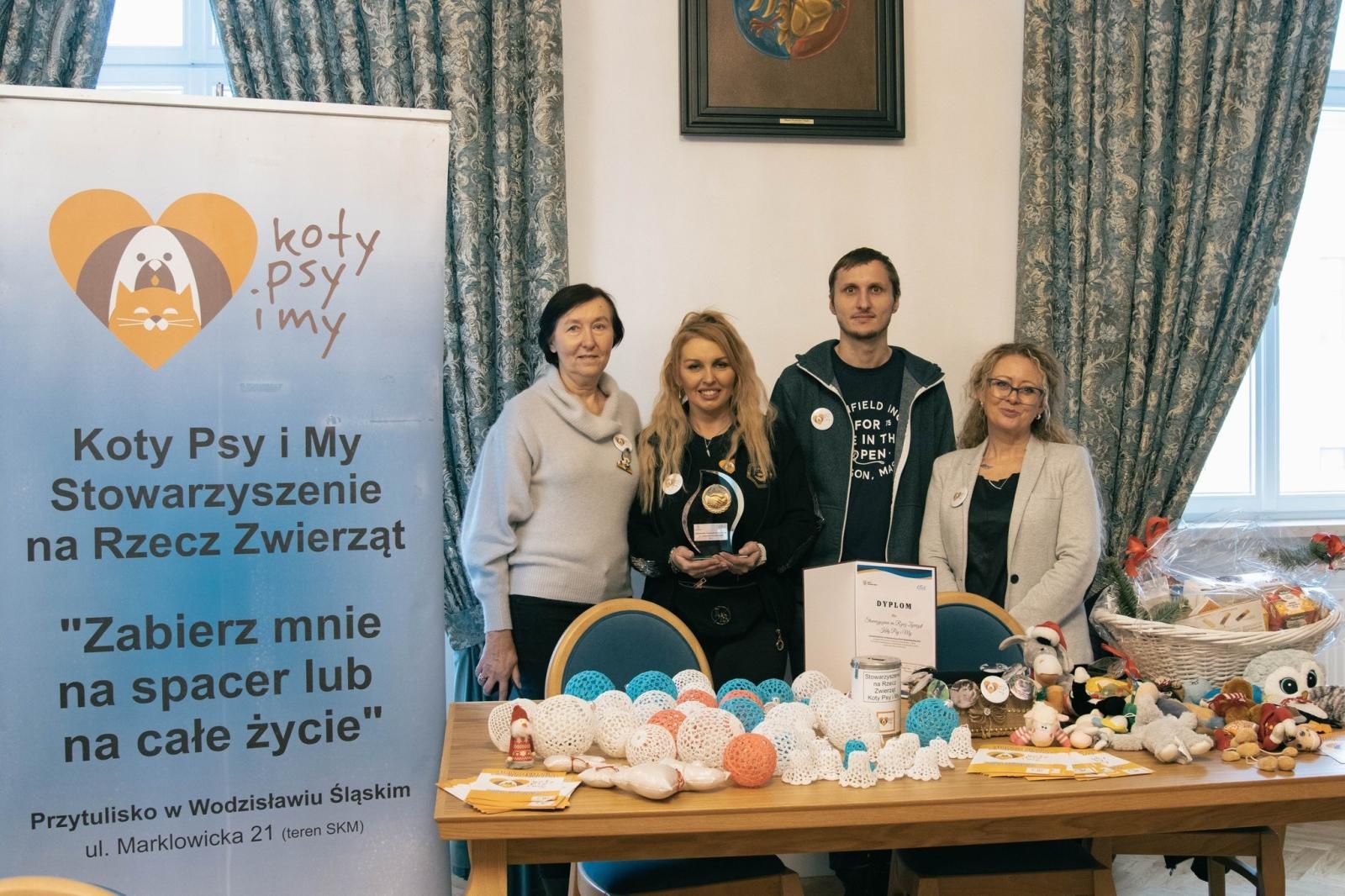 Zdjęcie w galerii na portalu naszwodzislaw.com: Wolontariusze ziemi wodzisławskiej docenieni [FOTO] wiadomości z regionu