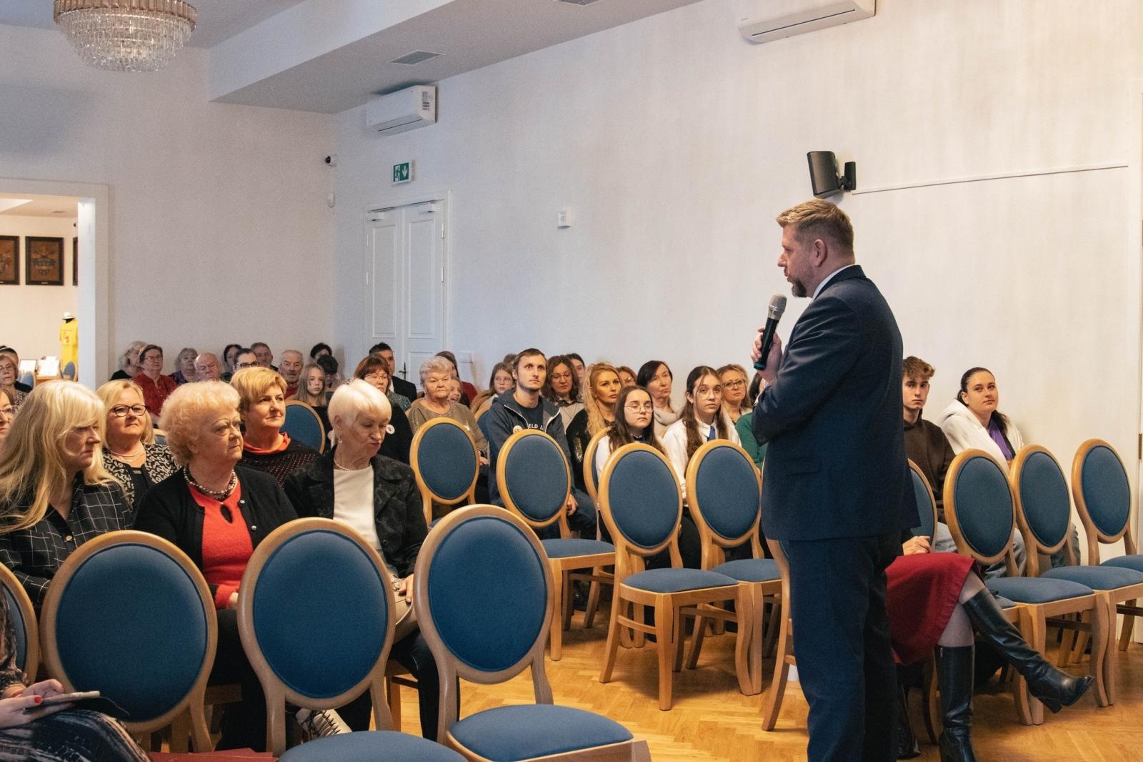 Zdjęcie w galerii na portalu naszwodzislaw.com: Wolontariusze ziemi wodzisławskiej docenieni [FOTO] wiadomości z regionu