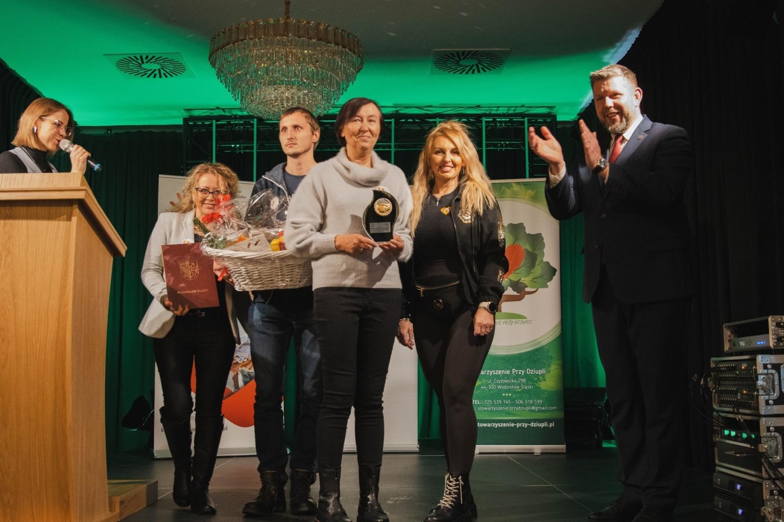 Zdjęcie w galerii na portalu naszwodzislaw.com: Wolontariusze ziemi wodzisławskiej docenieni [FOTO] wiadomości z regionu