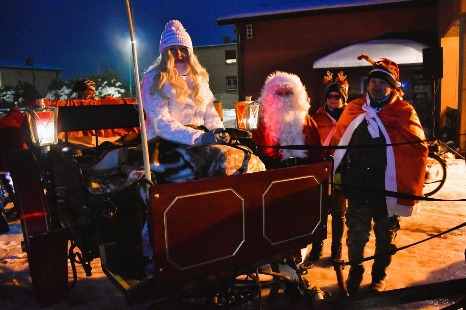 Zdjęcie w galerii na portalu naszwodzislaw.com: Gołkowice gościły jarmark bożonarodzeniowy wiadomości z regionu