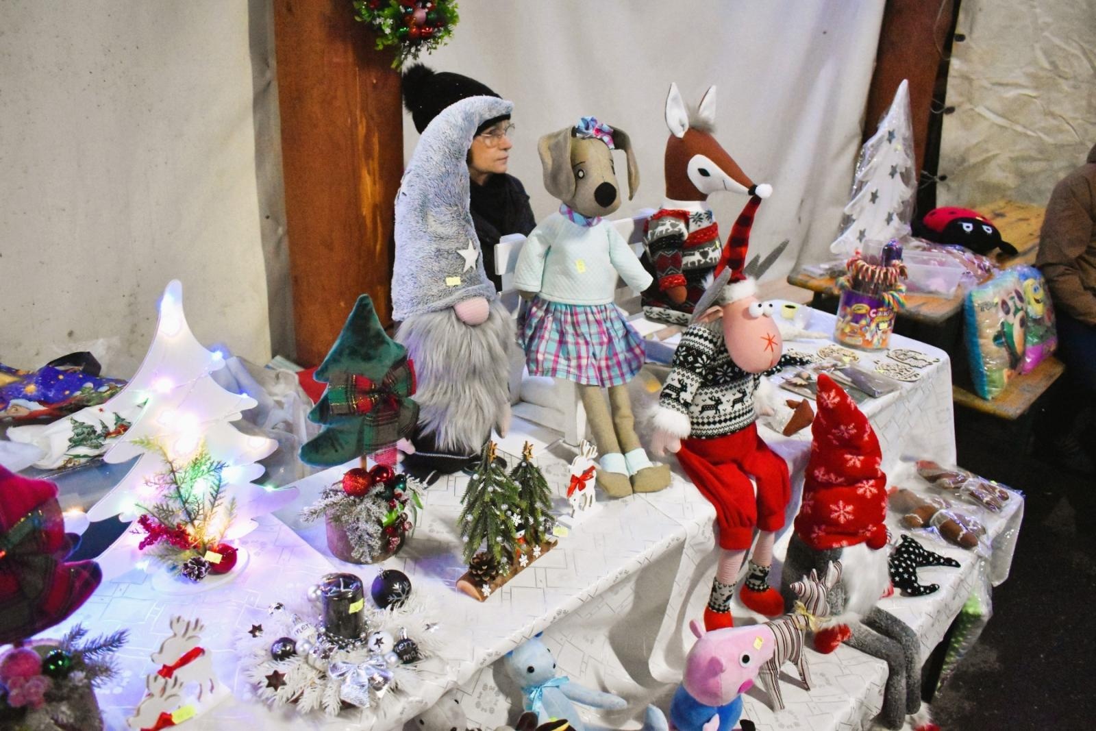 Zdjęcie w galerii na portalu naszwodzislaw.com: Gołkowice gościły jarmark bożonarodzeniowy wiadomości z regionu