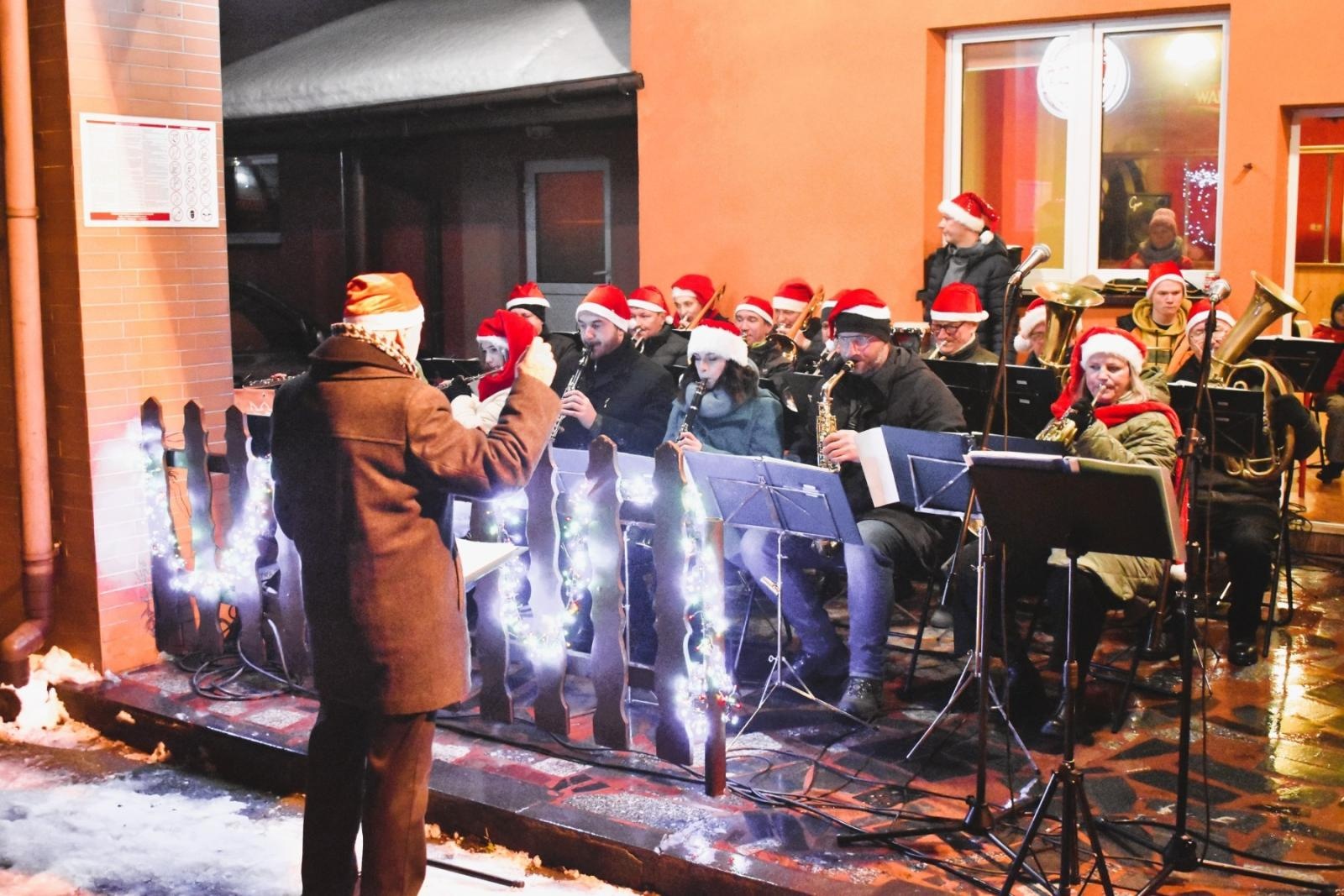 Zdjęcie w galerii na portalu naszwodzislaw.com: Gołkowice gościły jarmark bożonarodzeniowy wiadomości z regionu