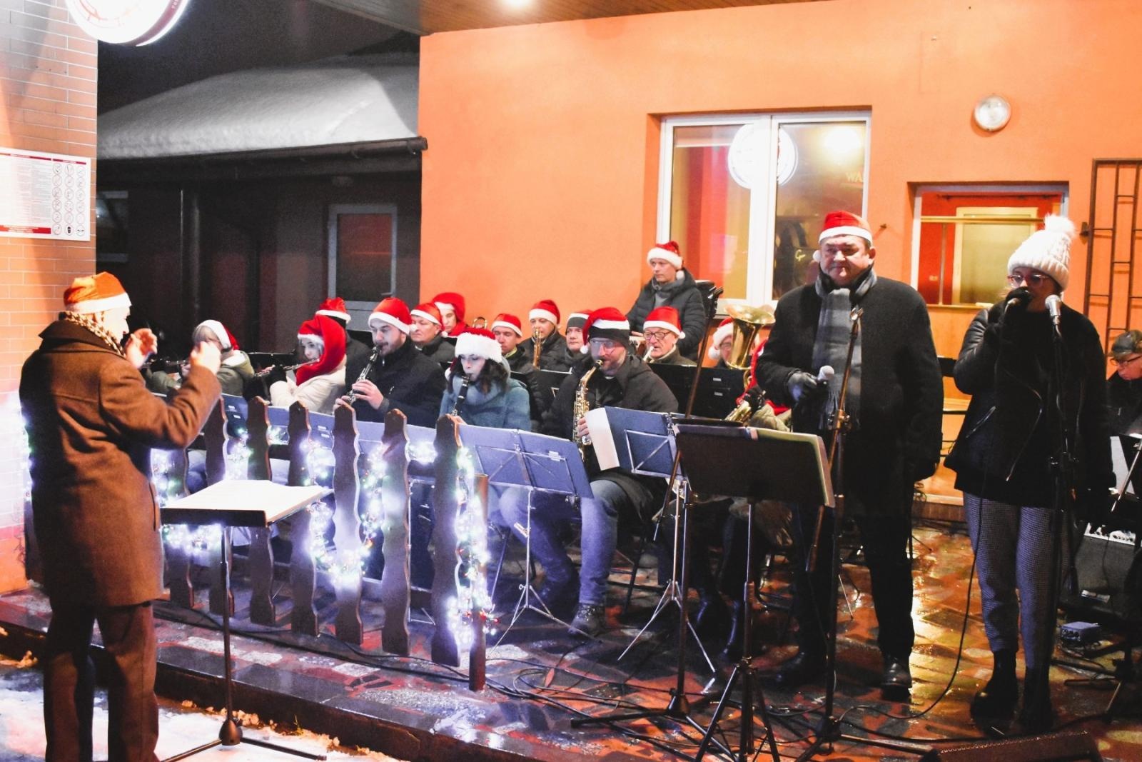 Zdjęcie w galerii na portalu naszwodzislaw.com: Gołkowice gościły jarmark bożonarodzeniowy wiadomości z regionu