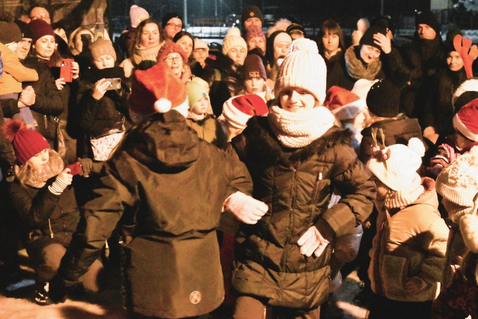 Zdjęcie w galerii na portalu naszwodzislaw.com: Gołkowice gościły jarmark bożonarodzeniowy wiadomości z regionu