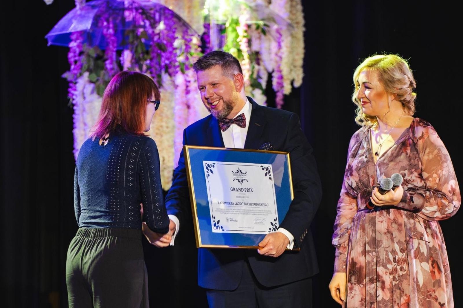 Zdjęcie w galerii na portalu naszwodzislaw.com: Zachwycające święto twórców kultury w Wodzisławiu Ślaskim [FOTO] wiadomości z regionu