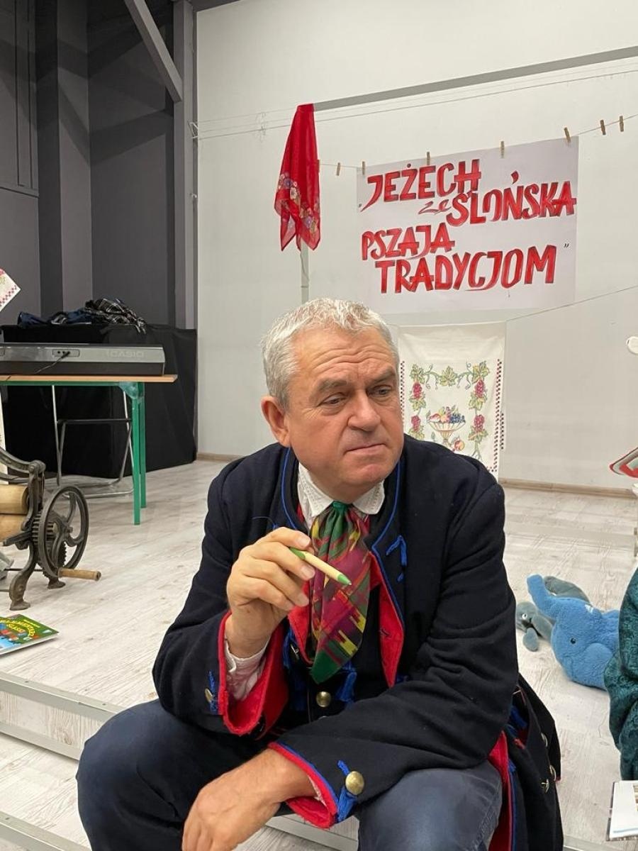 Zdjęcie w galerii na portalu naszwodzislaw.com: Jeżech ze Ślonska, przaja tradycjom. Projekt w ZSP1 wiadomości z regionu