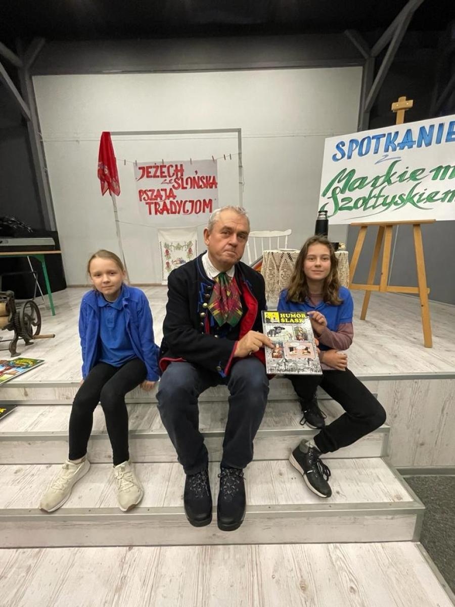 Zdjęcie w galerii na portalu naszwodzislaw.com: Jeżech ze Ślonska, przaja tradycjom. Projekt w ZSP1 wiadomości z regionu