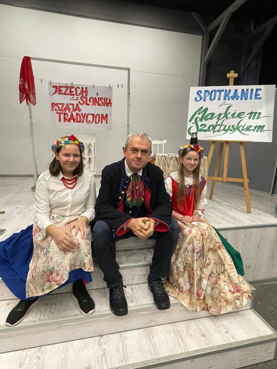 Zdjęcie w galerii na portalu naszwodzislaw.com: Jeżech ze Ślonska, przaja tradycjom. Projekt w ZSP1 wiadomości z regionu
