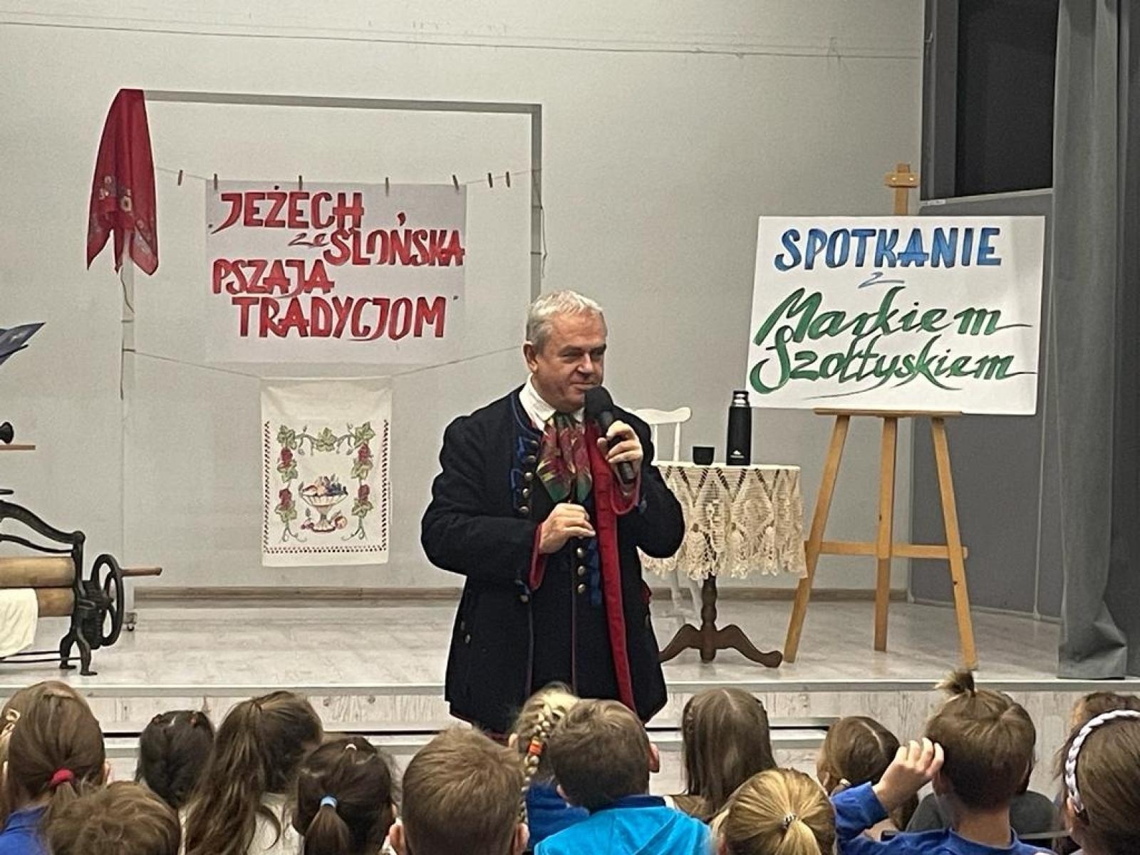 Zdjęcie w galerii na portalu naszwodzislaw.com: Jeżech ze Ślonska, przaja tradycjom. Projekt w ZSP1 wiadomości z regionu