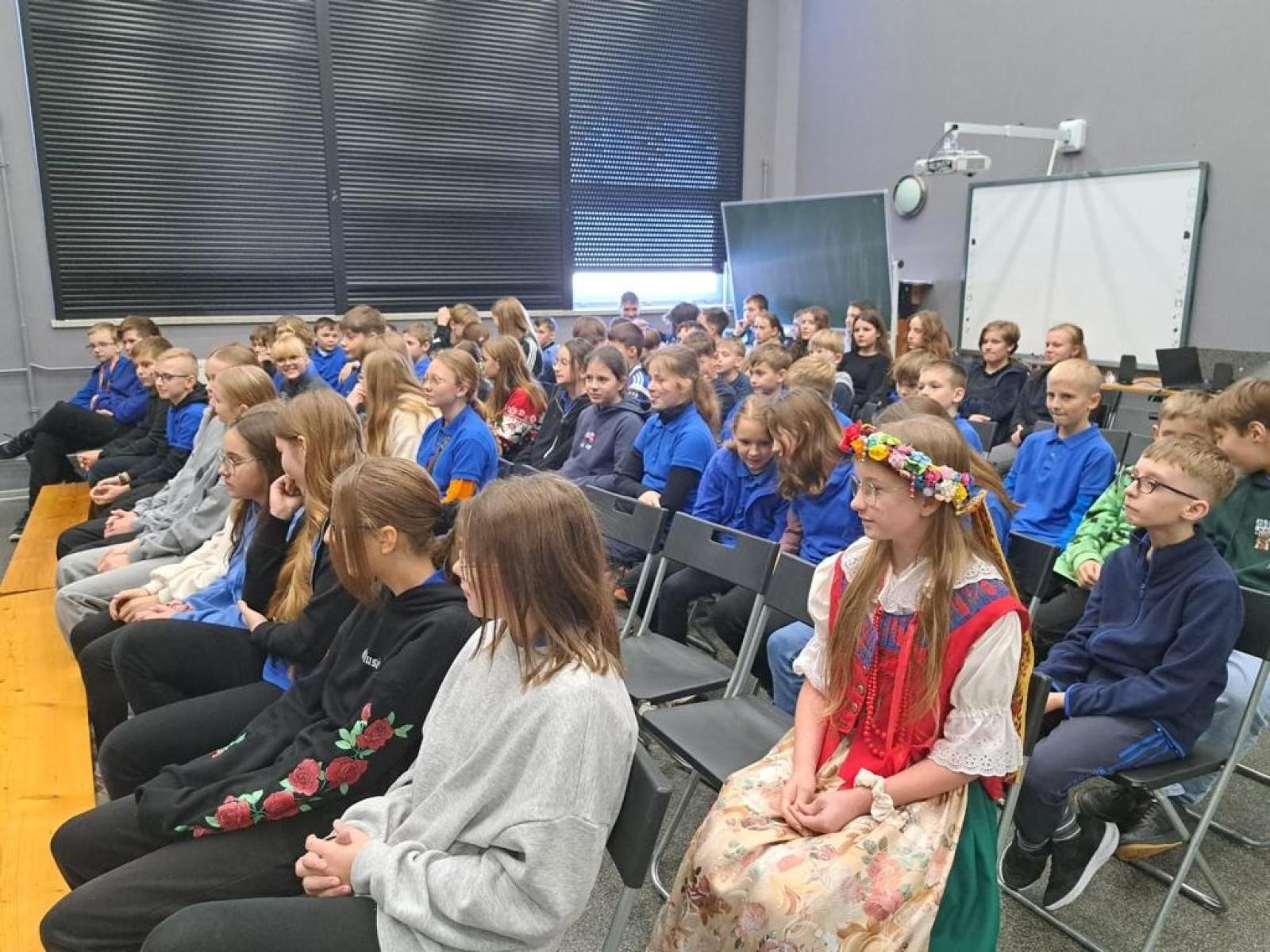 Zdjęcie w galerii na portalu naszwodzislaw.com: Jeżech ze Ślonska, przaja tradycjom. Projekt w ZSP1 wiadomości z regionu