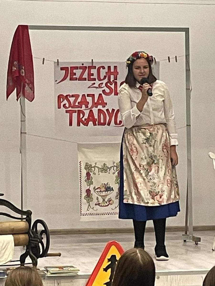 Zdjęcie w galerii na portalu naszwodzislaw.com: Jeżech ze Ślonska, przaja tradycjom. Projekt w ZSP1 wiadomości z regionu