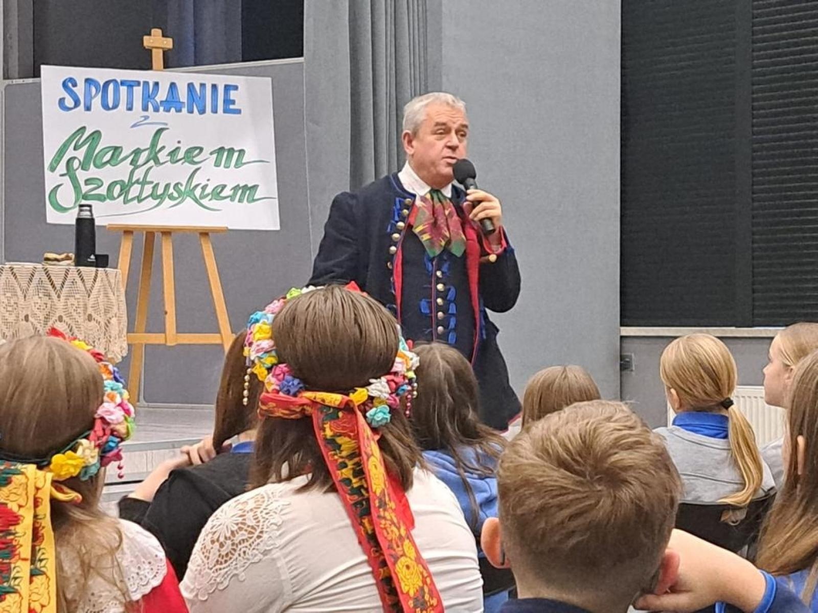 Zdjęcie w galerii na portalu naszwodzislaw.com: Jeżech ze Ślonska, przaja tradycjom. Projekt w ZSP1 wiadomości z regionu